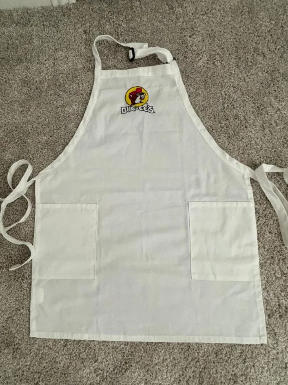 Buc-ee’s White Original Logo Apron Adjustable Kitchen NWOT